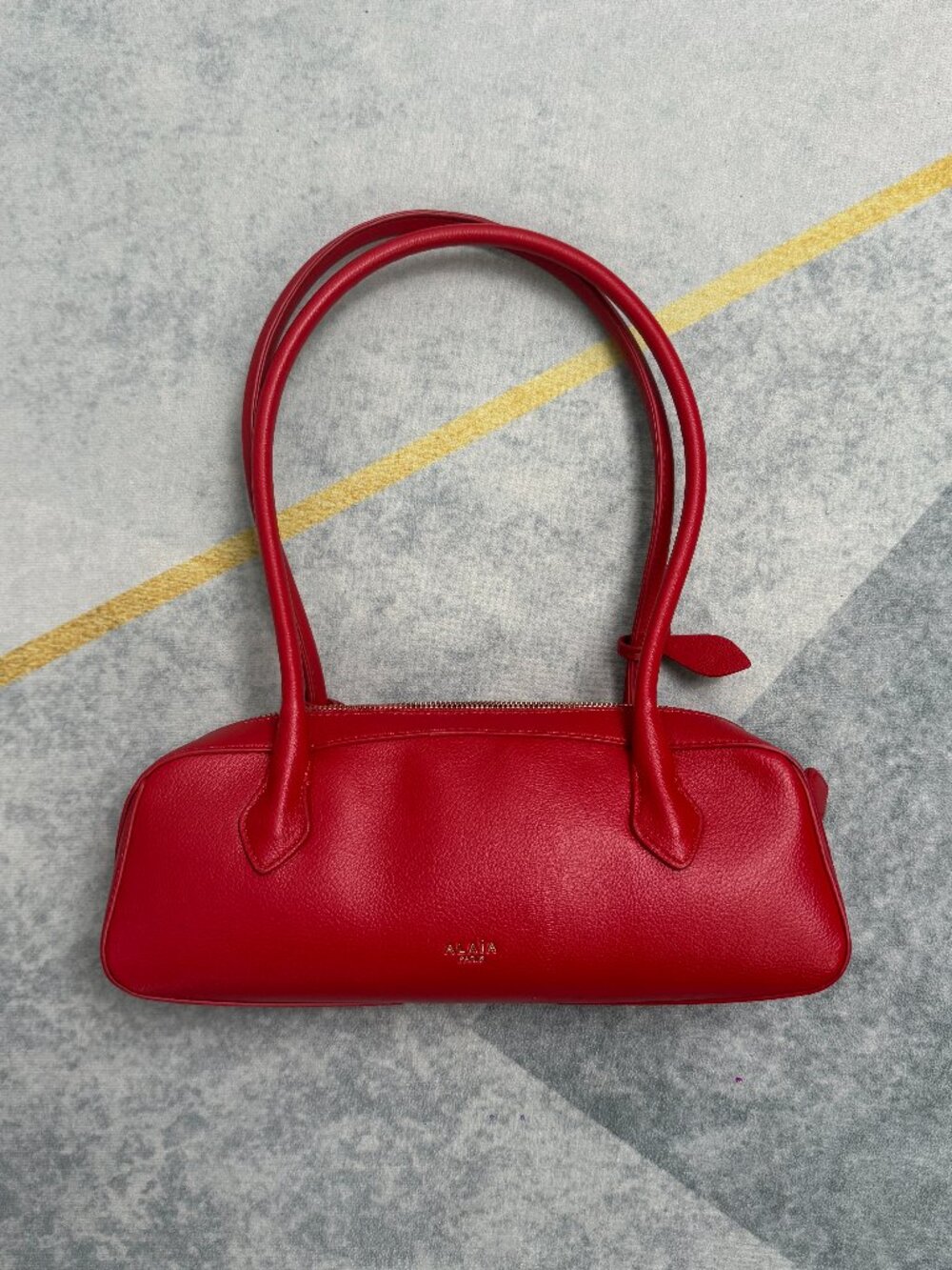 Elegant Slim Rectangular Underarm Shoulder Bag, Red Pebbled Faux‑Leather Zip‑